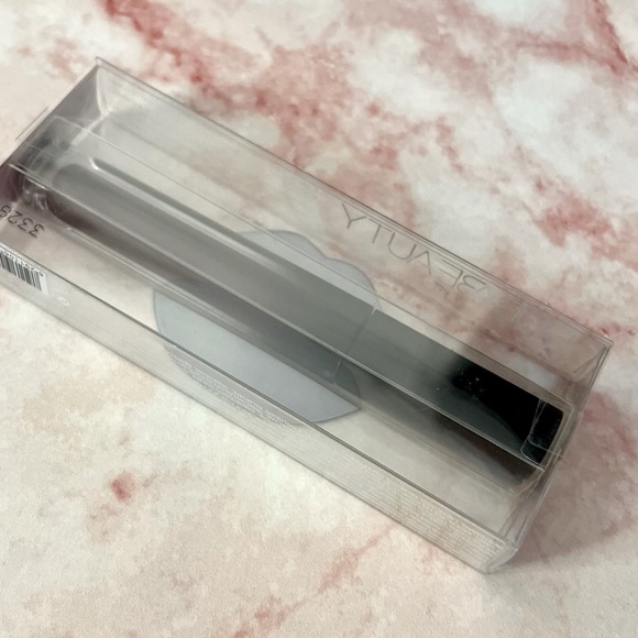 Huda Demi Matte Liquid Lipstick in Shade Bawse - Picture 3 of 3